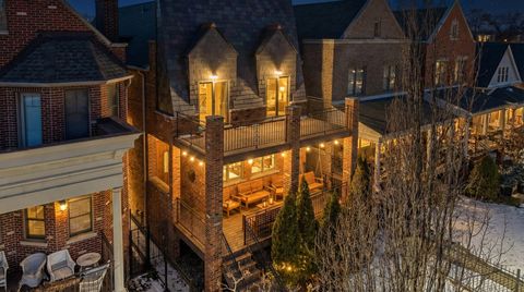 Photo of 5038 N Ravenswood Avenue, Chicago, IL 60640 (MLS # 12570118)