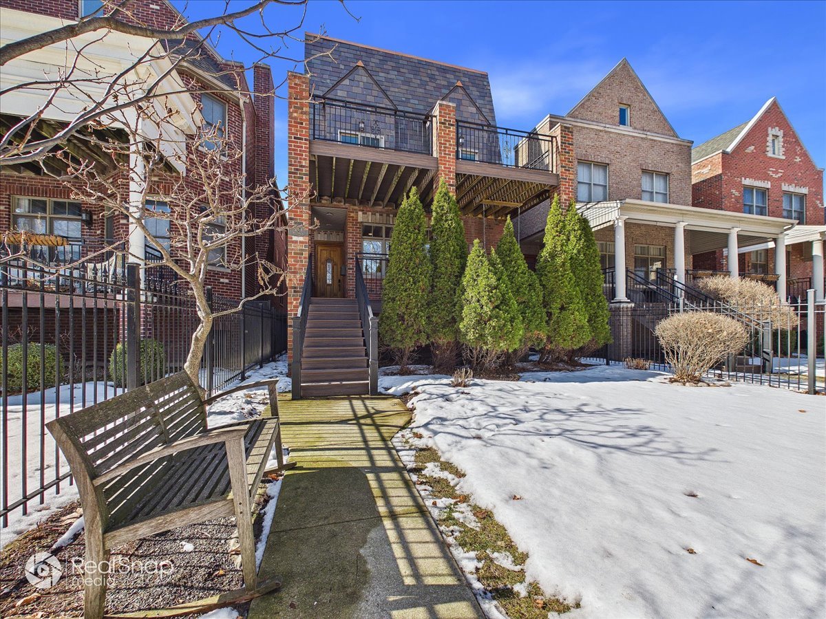 5038 N Ravenswood Avenue