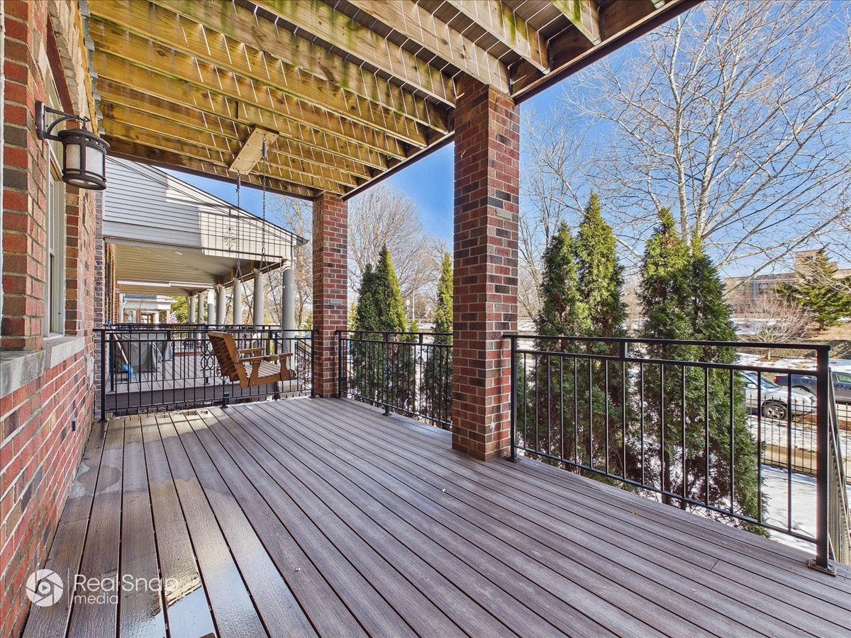 5038 N Ravenswood Avenue