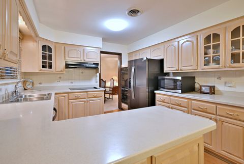 Tiny photo for 7976 Clarendon Hills Road, Willowbrook, IL 60527 (MLS # 12448367)