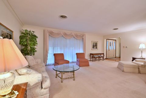 Tiny photo for 7976 Clarendon Hills Road, Willowbrook, IL 60527 (MLS # 12448367)