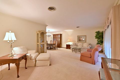 Tiny photo for 7976 Clarendon Hills Road, Willowbrook, IL 60527 (MLS # 12448367)