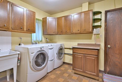 Tiny photo for 7976 Clarendon Hills Road, Willowbrook, IL 60527 (MLS # 12448367)