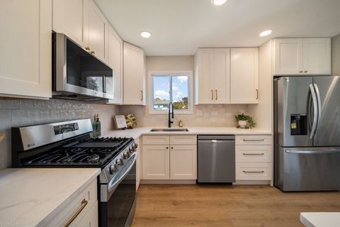 Tiny photo for 7209 Hawthorne Avenue, Woodridge, IL 60517 (MLS # 12514115)