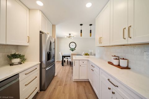 Tiny photo for 7209 Hawthorne Avenue, Woodridge, IL 60517 (MLS # 12514115)