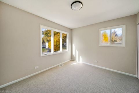 Tiny photo for 7209 Hawthorne Avenue, Woodridge, IL 60517 (MLS # 12514115)