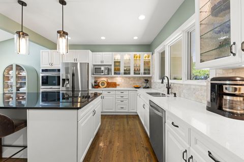 Tiny photo for 606 Lakeview Terrace, Glen Ellyn, IL 60137 (MLS # 12453382)