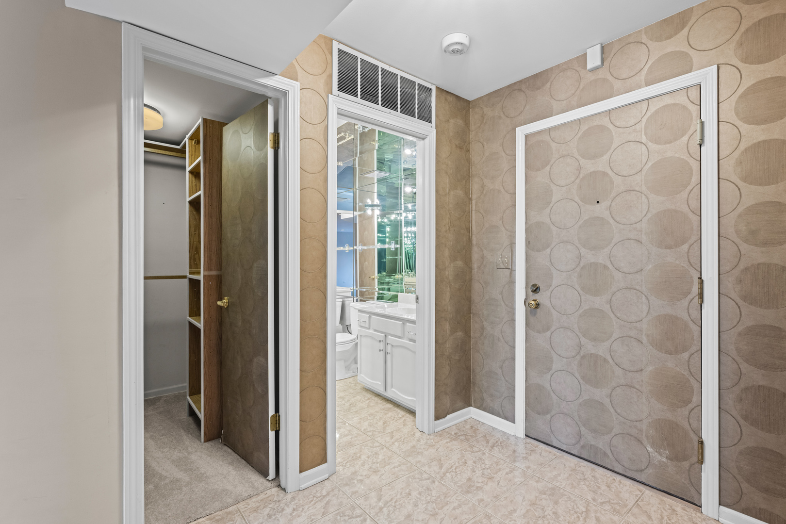 350 E Dundee Road 207B