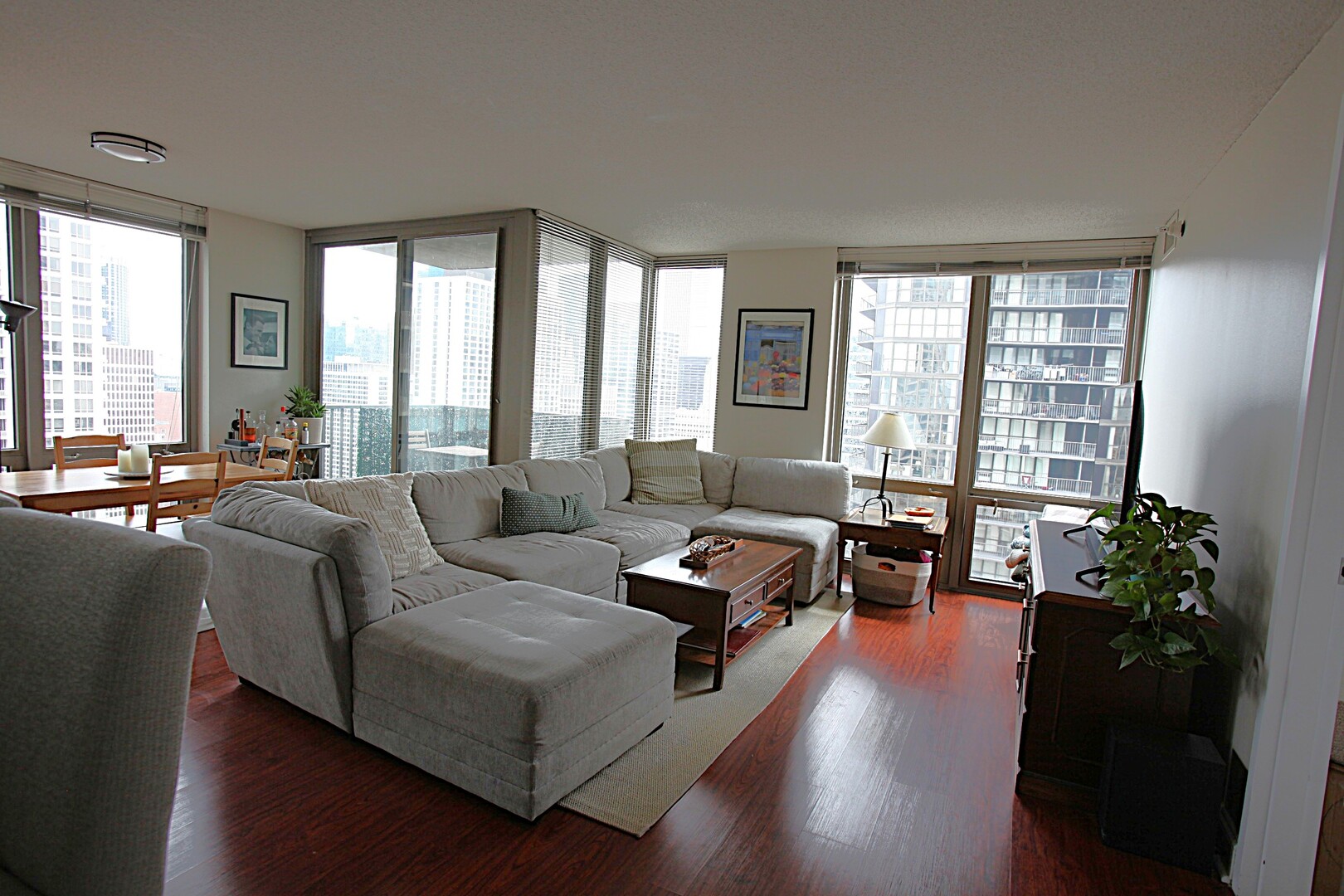 2 E Erie Street 3102