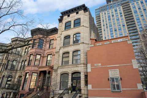 818 N Dearborn Street 1R Chicago IL 60610