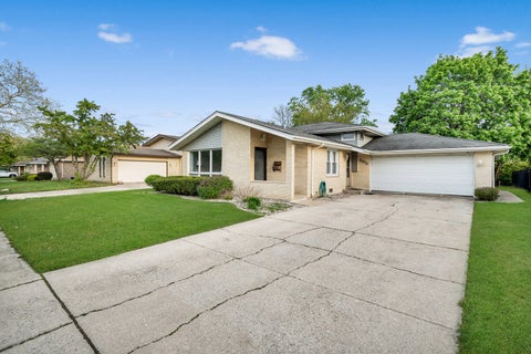 Tiny photo for 5911 W 125th Place, Alsip, IL 60803 (MLS # 12755153)