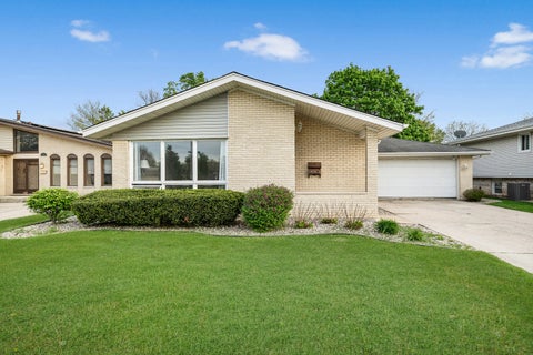 Photo of 5911 W 125th Place, Alsip, IL 60803 (MLS # 12755153)
