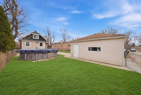 Tiny photo for 2728 Grove Avenue, Berwyn, IL 60402 (MLS # 12589813)
