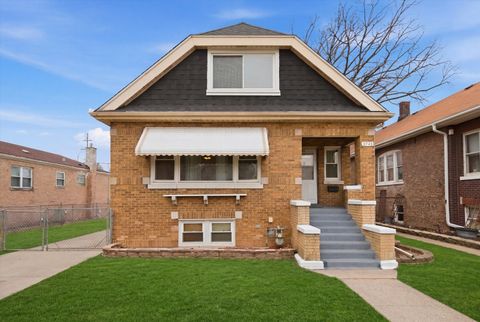 Photo of 2728 Grove Avenue, Berwyn, IL 60402 (MLS # 12589813)