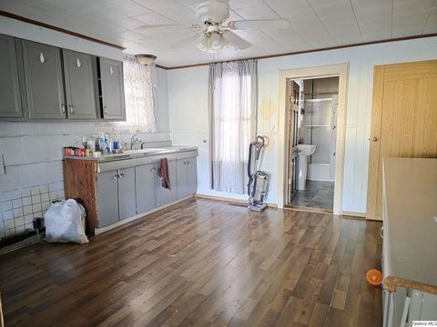 Tiny photo for 1715 N 4th St, Quincy, IL 62301 (MLS # 12449884)