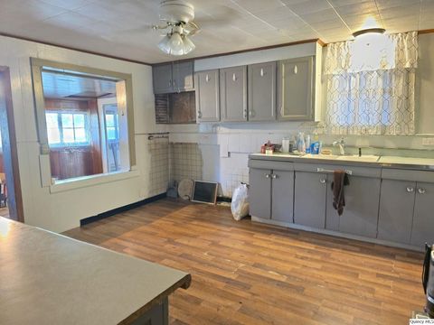 Tiny photo for 1715 N 4th St, Quincy, IL 62301 (MLS # 12449884)