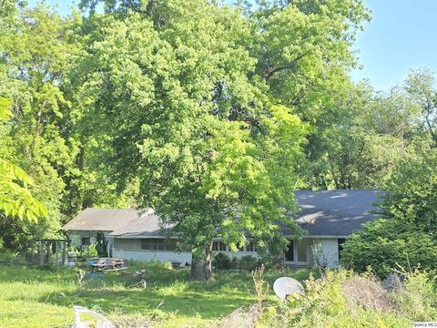 Photo of 1715 N 4th St, Quincy, IL 62301 (MLS # 12449884)