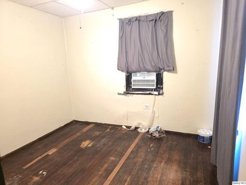 Tiny photo for 1715 N 4th St, Quincy, IL 62301 (MLS # 12449884)