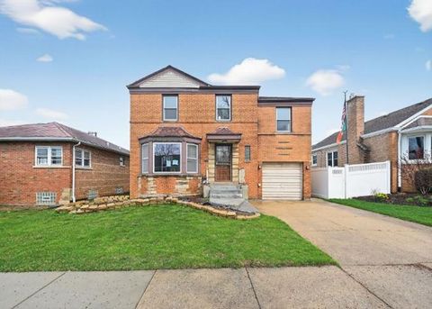 Photo of 2764 W 95th Place, Evergreen Park, IL 60805 (MLS # 12615757)