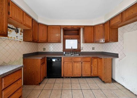 Tiny photo for 2764 W 95th Place, Evergreen Park, IL 60805 (MLS # 12615757)