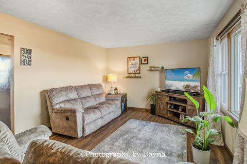 Tiny photo for 7621 E 3000s Road, St. Anne, IL 60964 (MLS # 12604292)