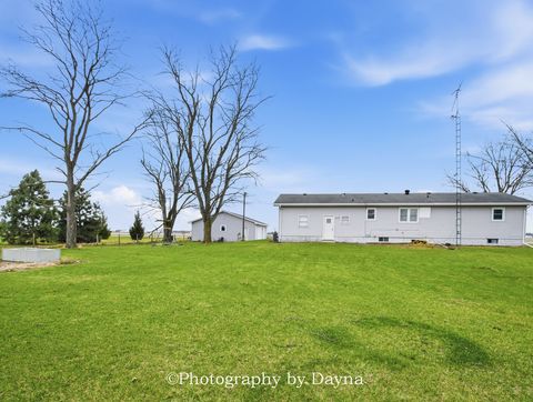 Tiny photo for 7621 E 3000s Road, St. Anne, IL 60964 (MLS # 12604292)