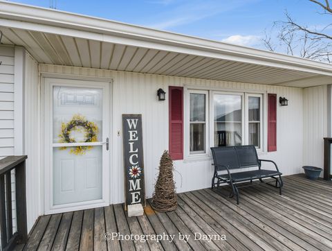 Tiny photo for 7621 E 3000s Road, St. Anne, IL 60964 (MLS # 12604292)