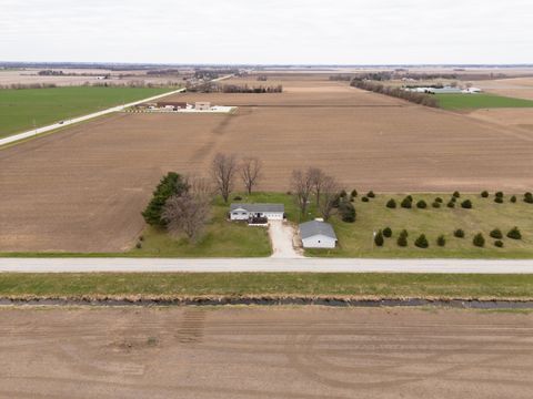 Tiny photo for 7621 E 3000s Road, St. Anne, IL 60964 (MLS # 12604292)