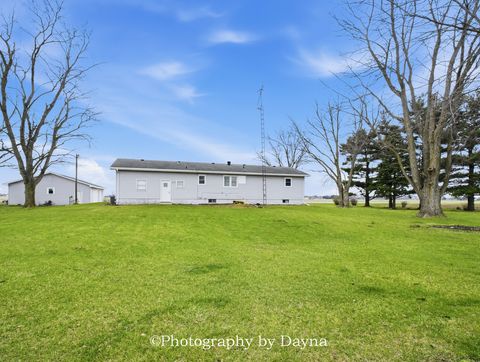 Tiny photo for 7621 E 3000s Road, St. Anne, IL 60964 (MLS # 12604292)