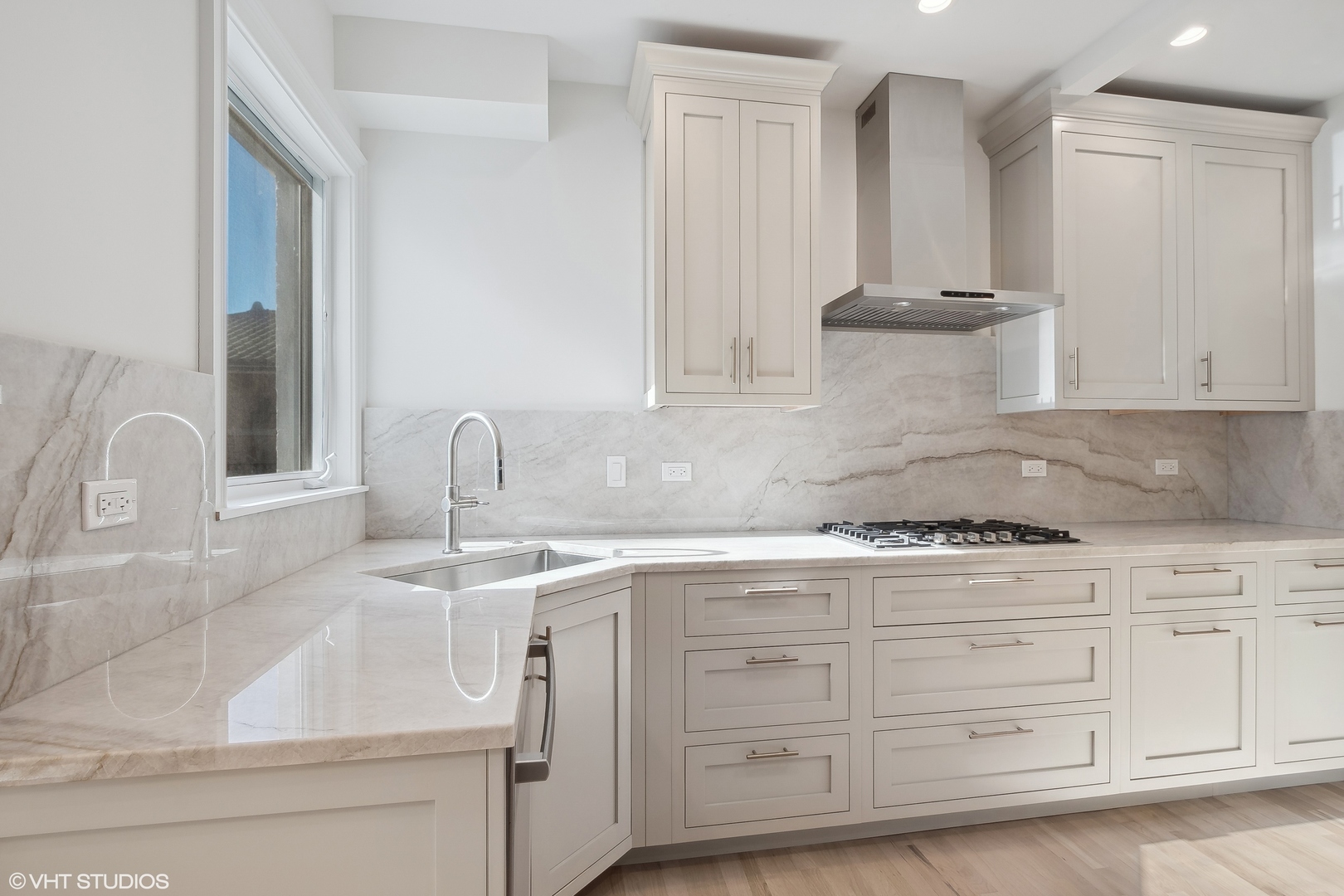 2033 Highland Avenue