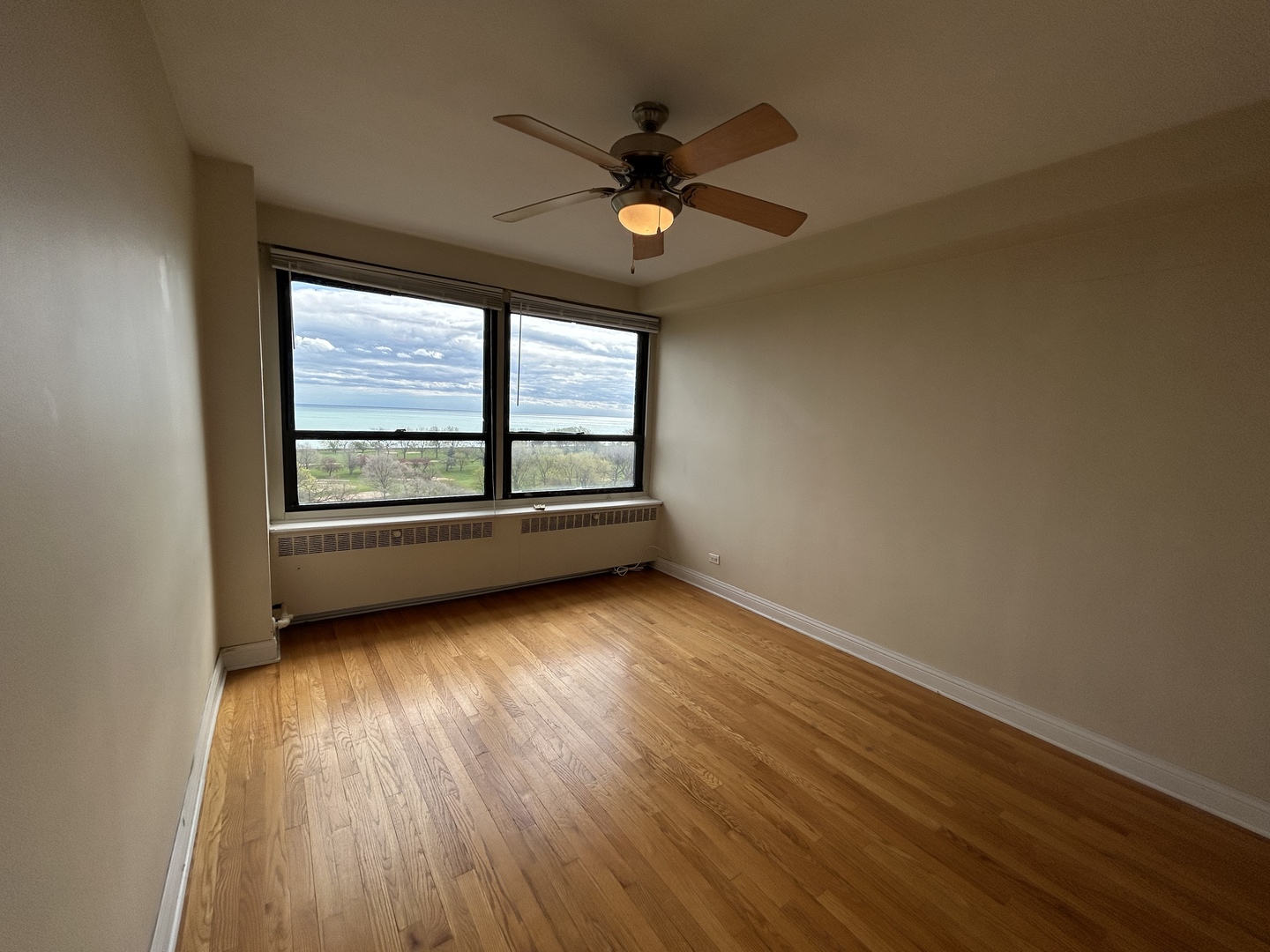 4180 N Marine Drive 1207