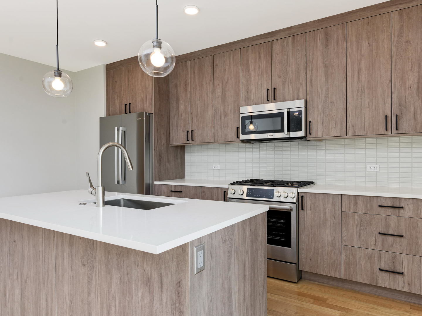 3208 N Southport Avenue 405