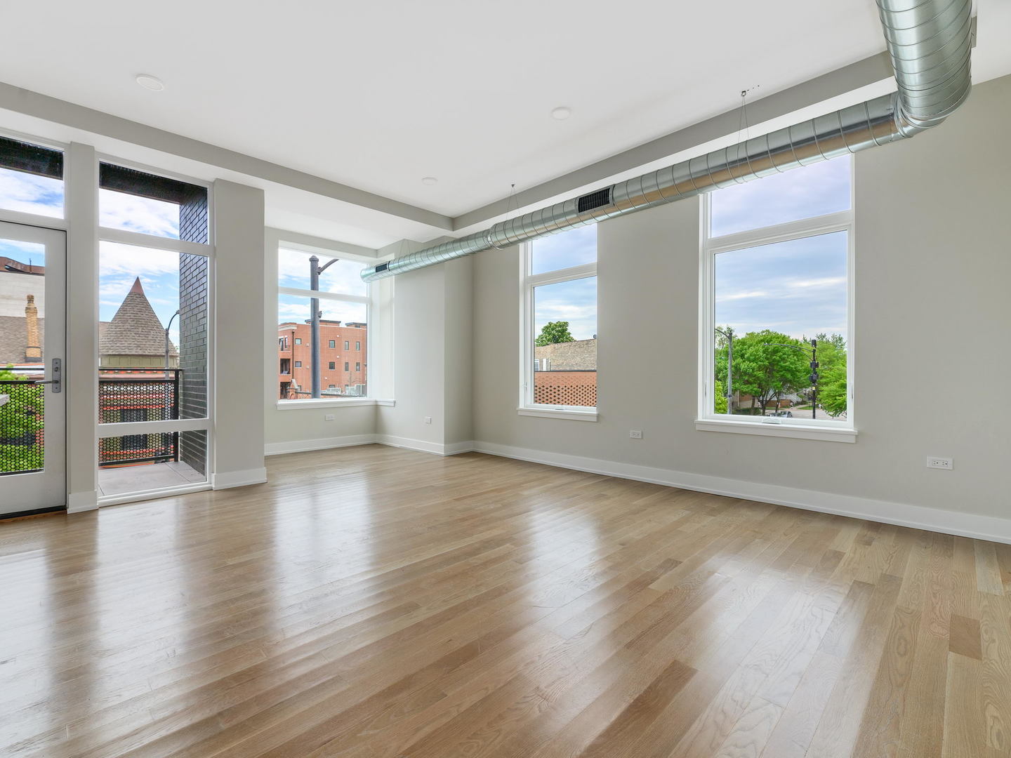 3208 N Southport Avenue 405