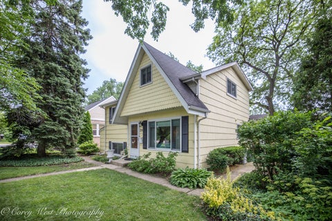 Tiny photo for 398 W Saint Charles Road, Elmhurst, IL 60126 (MLS # 12689436)