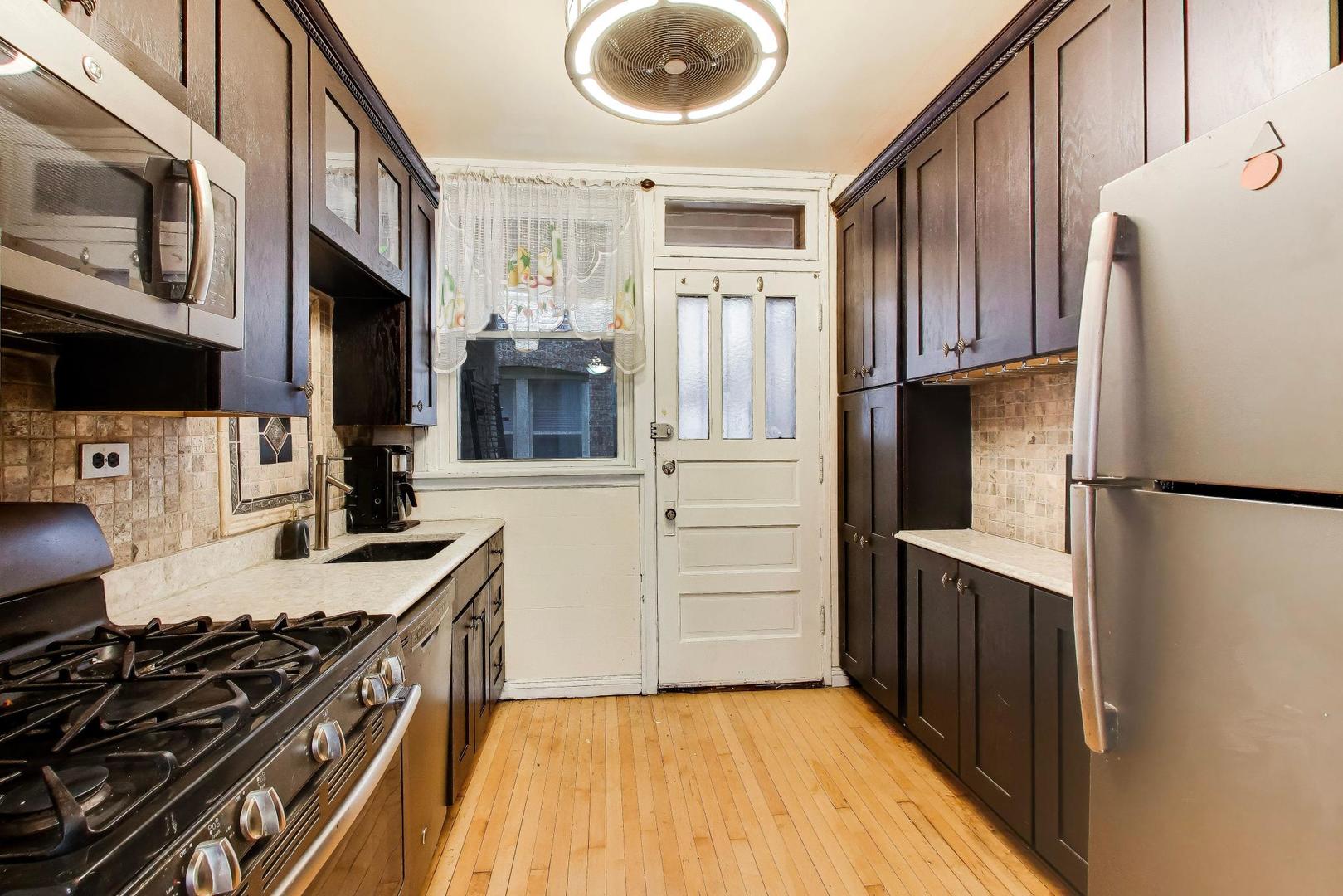 1527 W Estes Avenue 1B