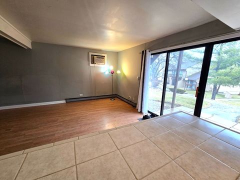 Tiny photo for 47 Nassau Colony #1, Fox Lake, IL 60020 (MLS # 12582196)