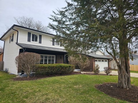 Tiny photo for 78 Downing Road, Buffalo Grove, IL 60089 (MLS # 12648179)