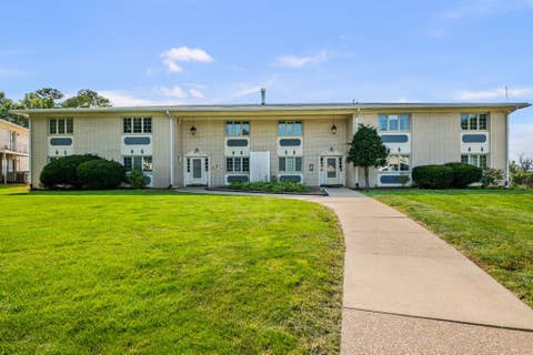 Photo of 920 17th Street #34, Moline, IL 61265 (MLS # 12731112)