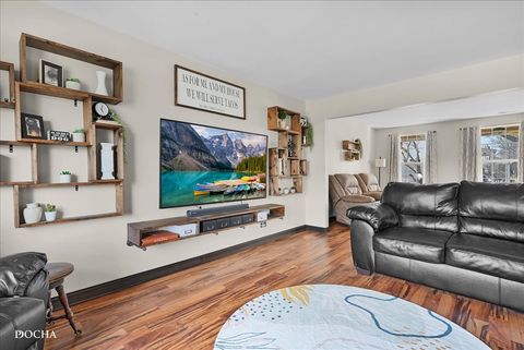 Tiny photo for 123 Eisenhower Drive, Oswego, IL 60543 (MLS # 12621935)