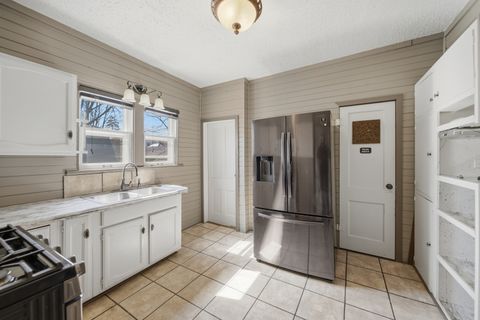 Tiny photo for 304 W Chamberlin Street, Dixon, IL 61021 (MLS # 12604869)