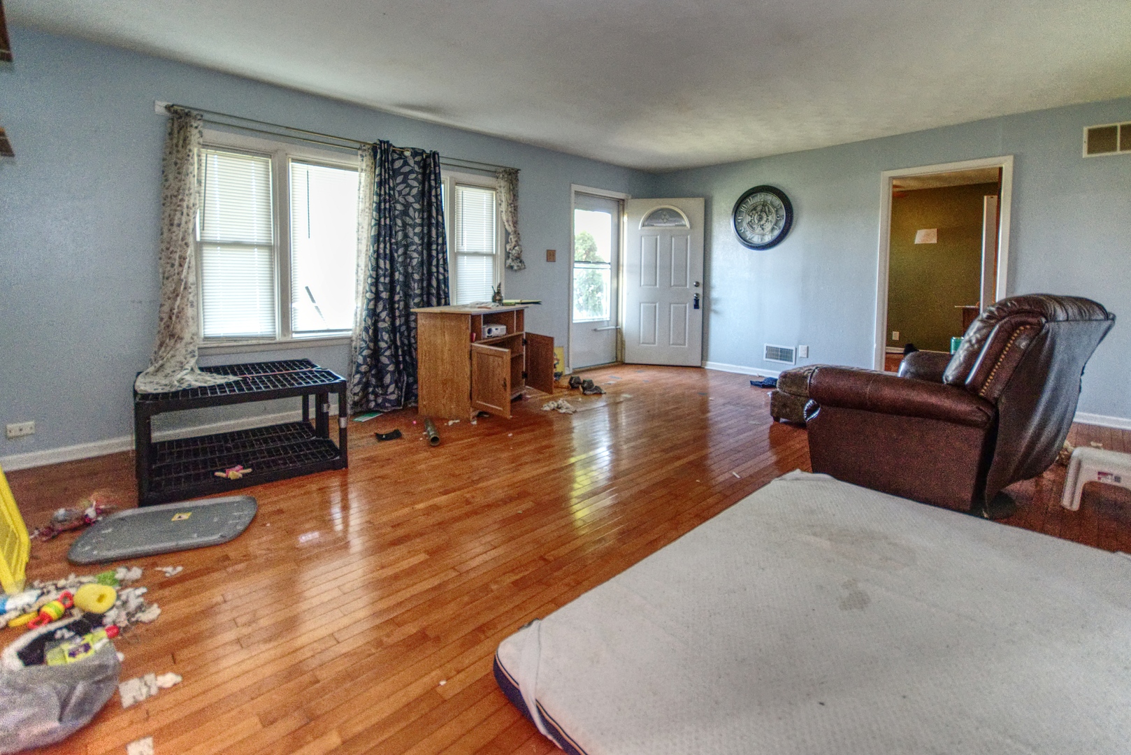 1912 Lawrence Avenue