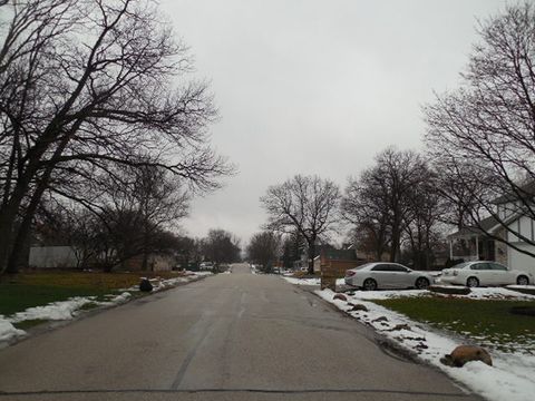 A home in PALOS HILLS
