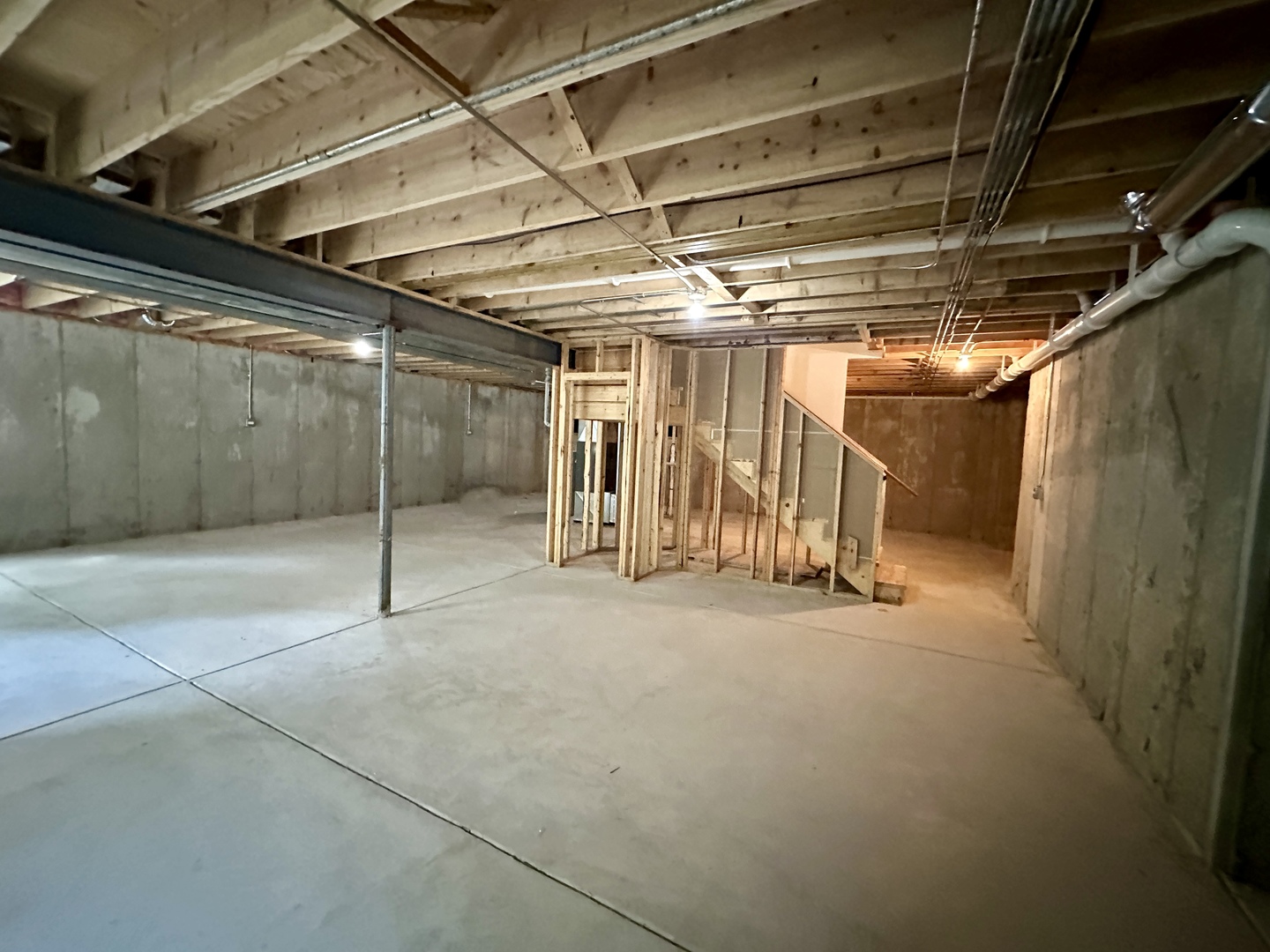 North Riverside, Illinois 60546, United States, 3 Bedrooms Bedrooms, ,3 BathroomsBathrooms,Residential,Contingent,197108