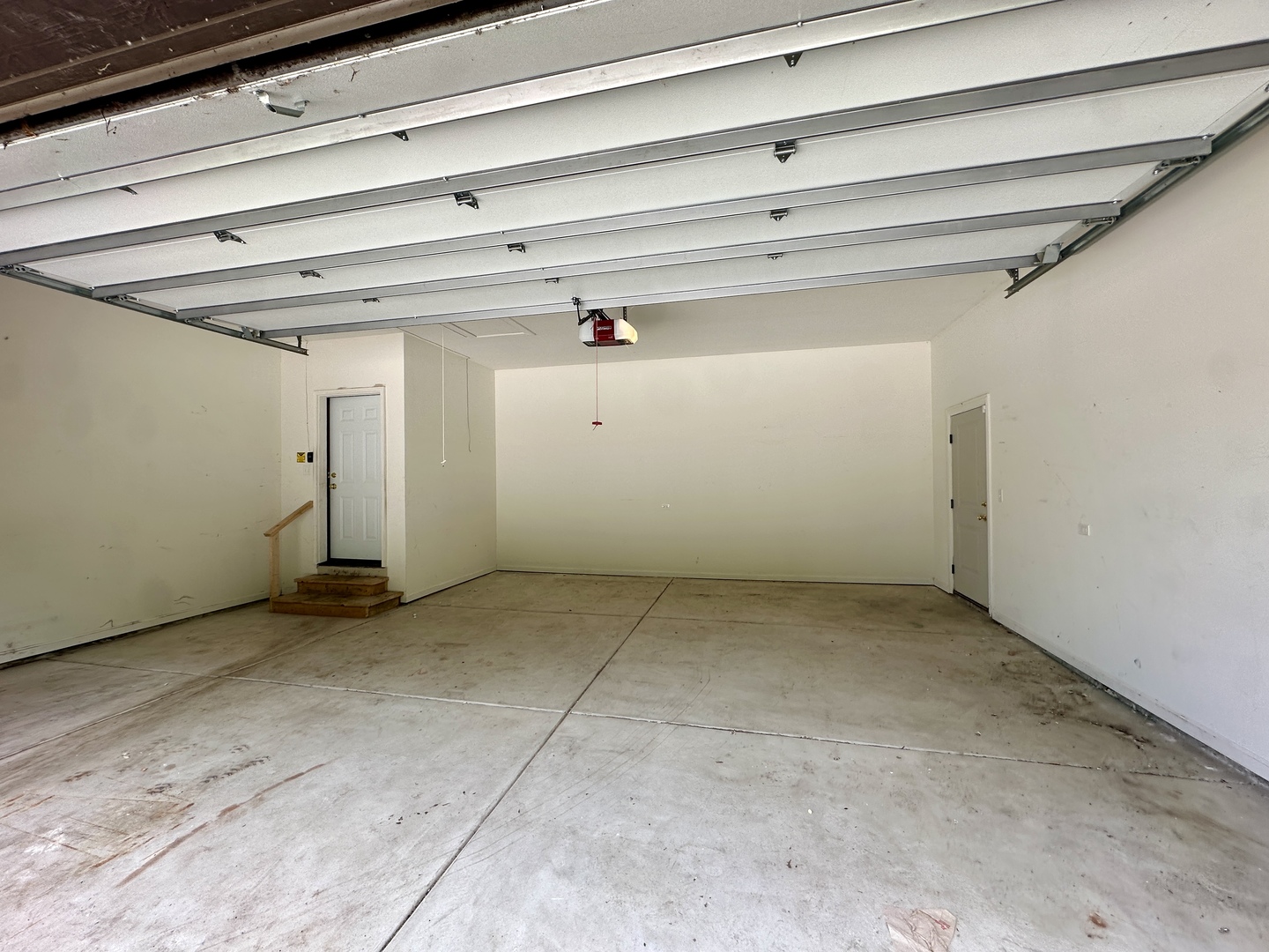 North Riverside, Illinois 60546, United States, 3 Bedrooms Bedrooms, ,3 BathroomsBathrooms,Residential,Contingent,197108