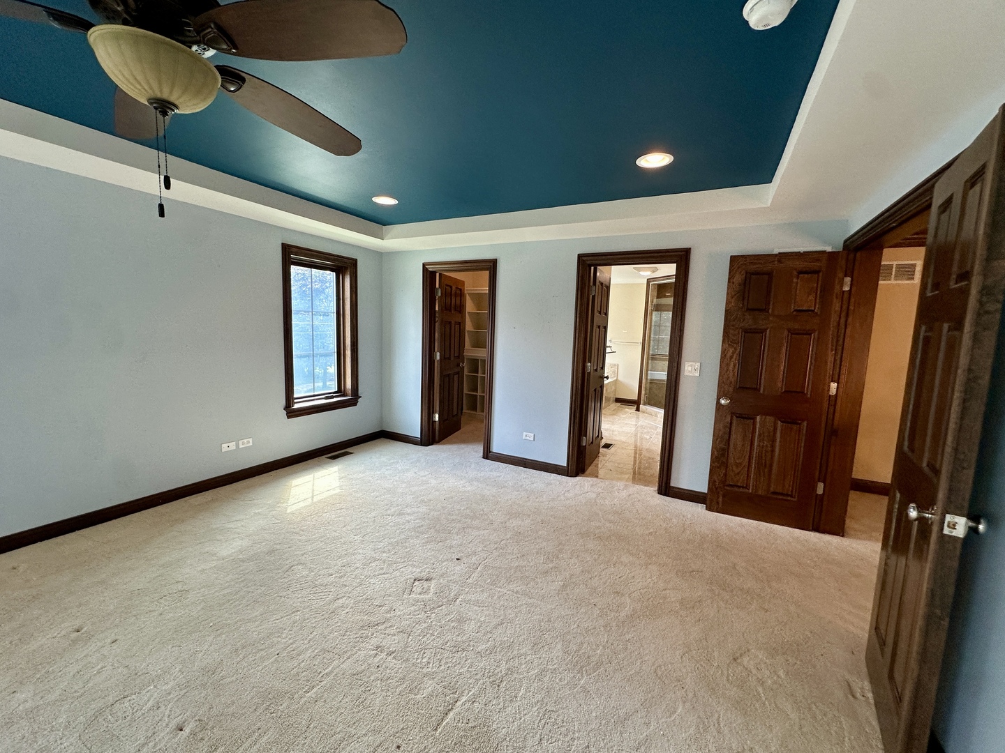 North Riverside, Illinois 60546, United States, 3 Bedrooms Bedrooms, ,3 BathroomsBathrooms,Residential,Contingent,197108