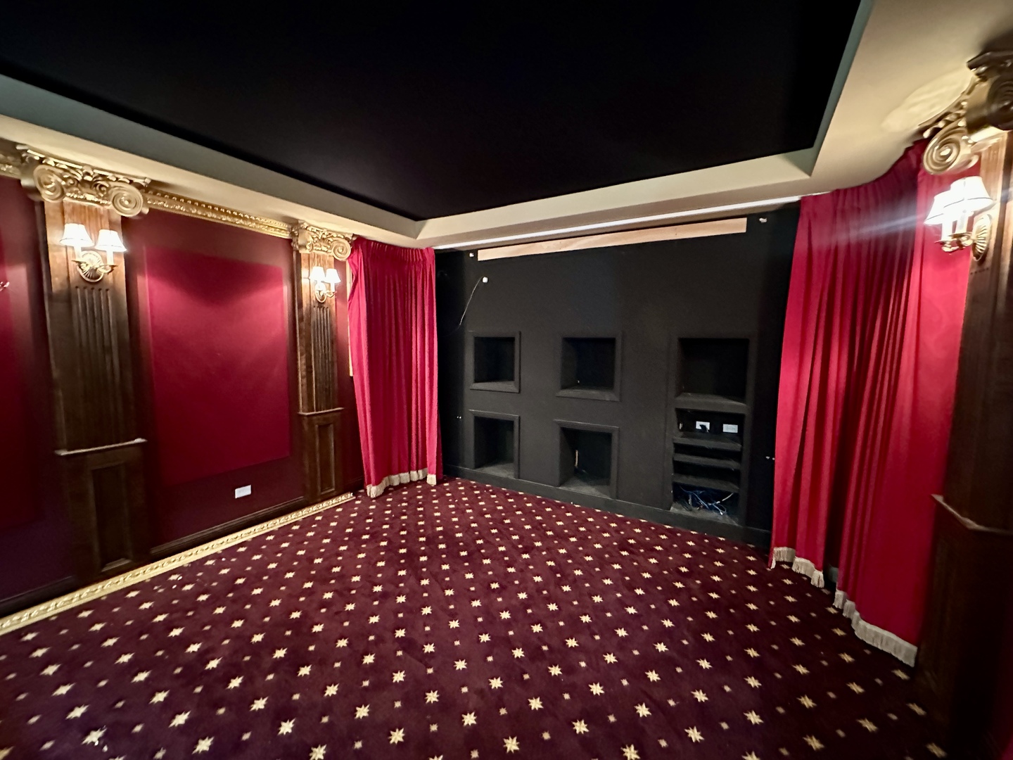 North Riverside, Illinois 60546, United States, 3 Bedrooms Bedrooms, ,3 BathroomsBathrooms,Residential,Contingent,197108