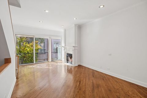 Tiny photo for 816 Hinman Avenue #4, Evanston, IL 60202 (MLS # 12454122)