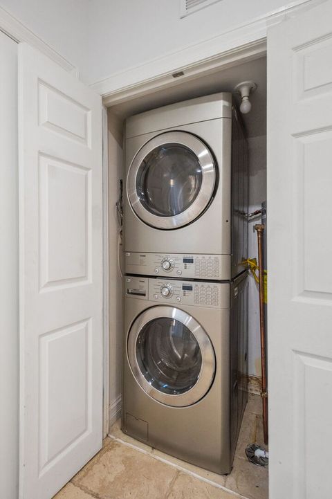 Tiny photo for 816 Hinman Avenue #4, Evanston, IL 60202 (MLS # 12454122)