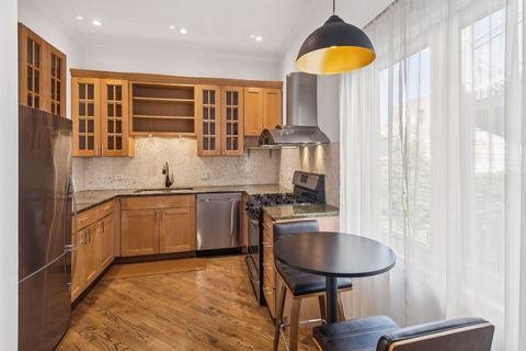 Tiny photo for 816 Hinman Avenue #4, Evanston, IL 60202 (MLS # 12454122)