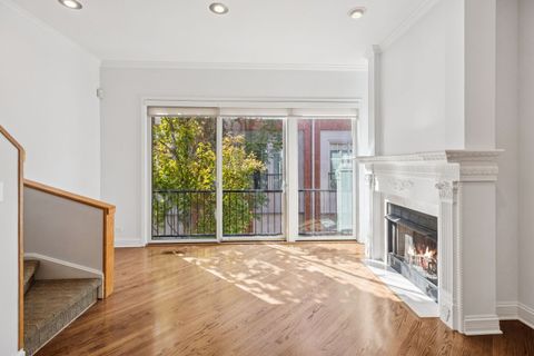 Tiny photo for 816 Hinman Avenue #4, Evanston, IL 60202 (MLS # 12454122)